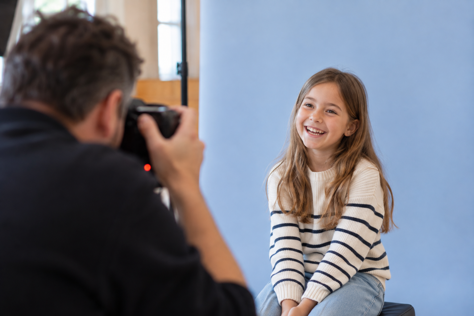 Natürliches Kinderlachen auf dem Schulfoto